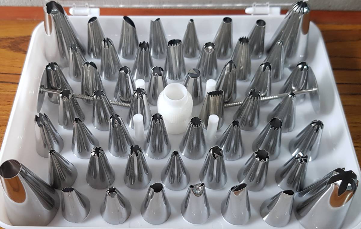 "Set de 52 boquillas con estuche"