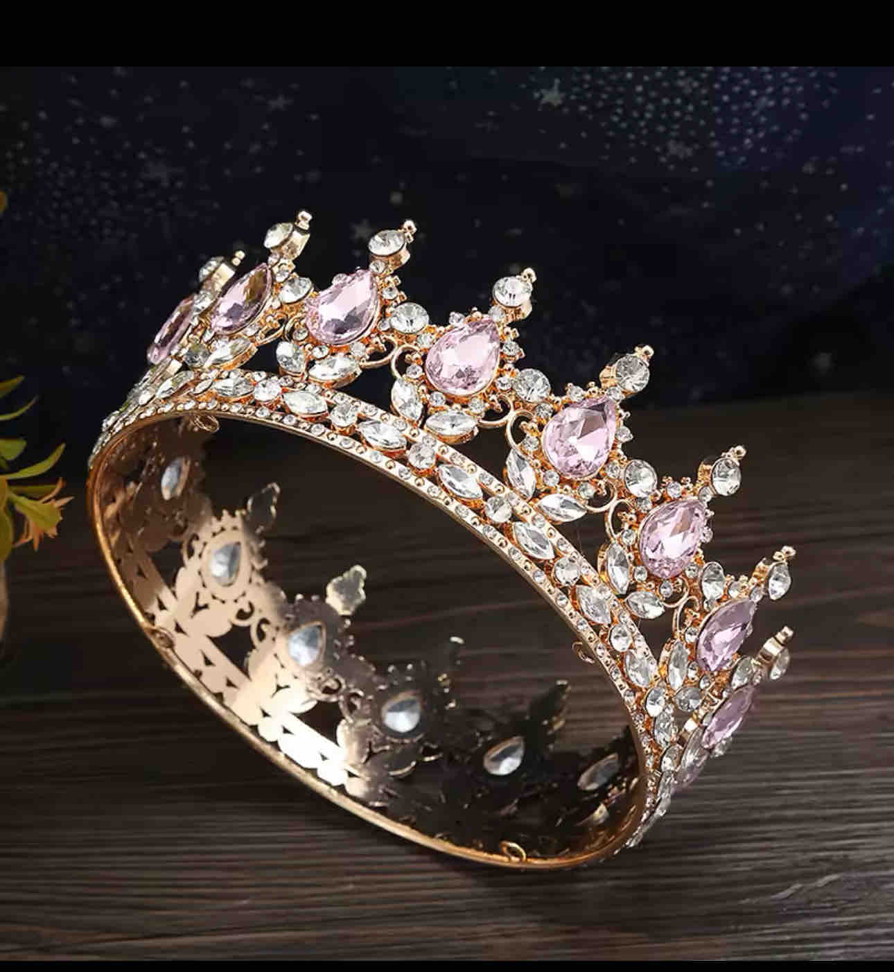 Corona grande para decoración de tortas.