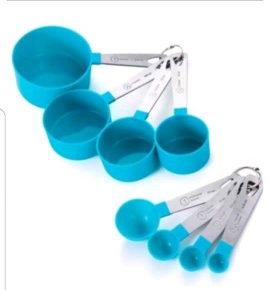 Tazas y cucharas medidoras