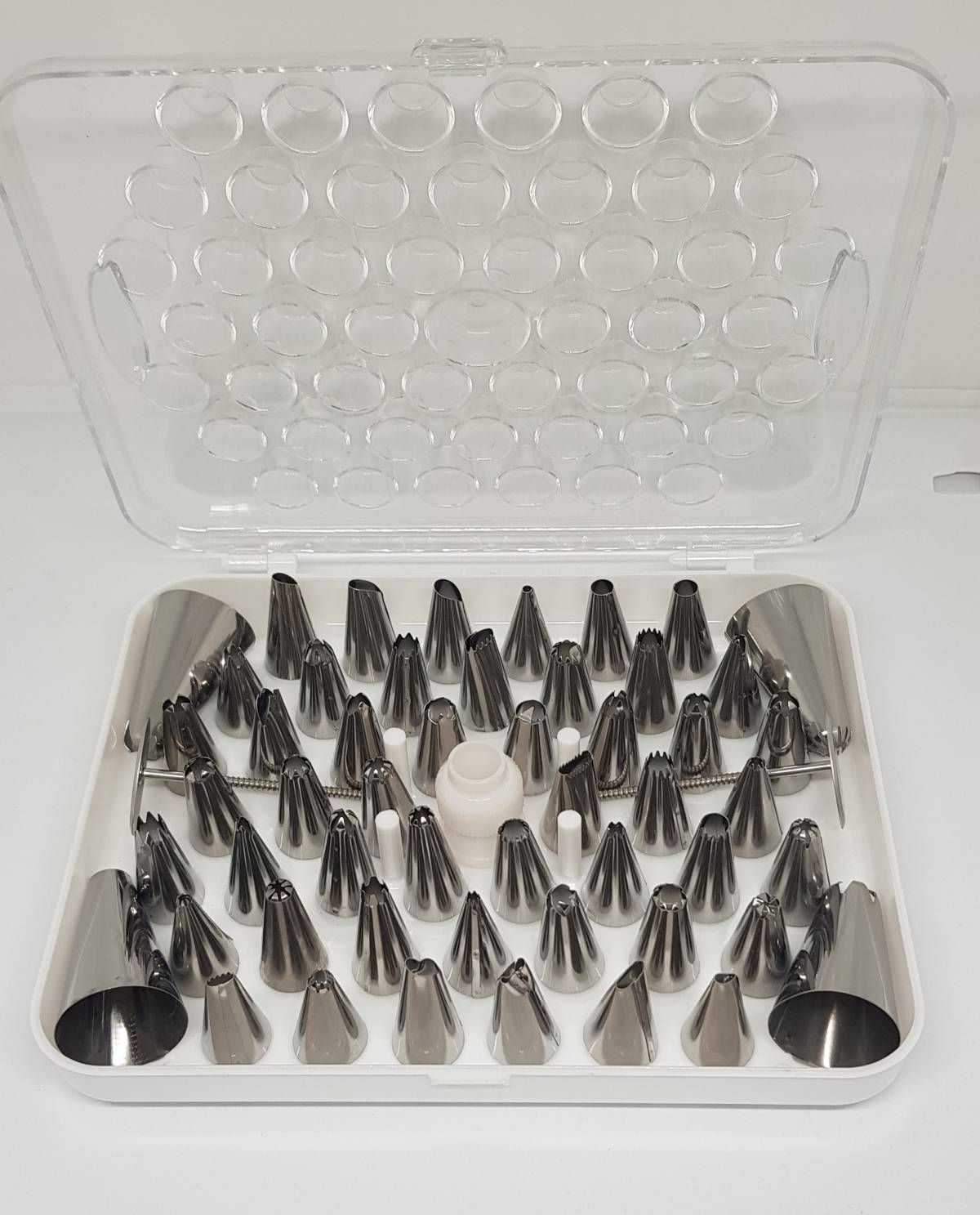 "Set de 52 boquillas con estuche"